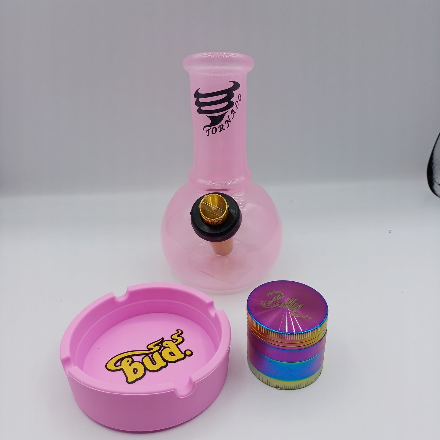 Small bonza bong bundle, with ash tray & rainbow grinder